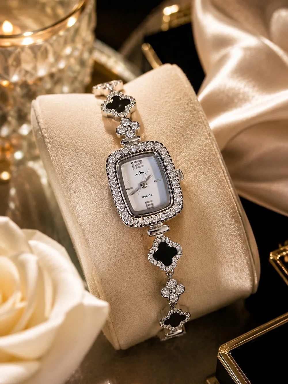 LUXURY MOISSANITE CLOVER WATCH